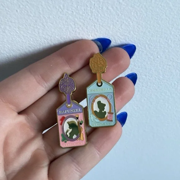 Loungefly Disney Princess Luggage Tag Blind Box Pin Rapunzel Cinderella Opened - Picture 1 of 7